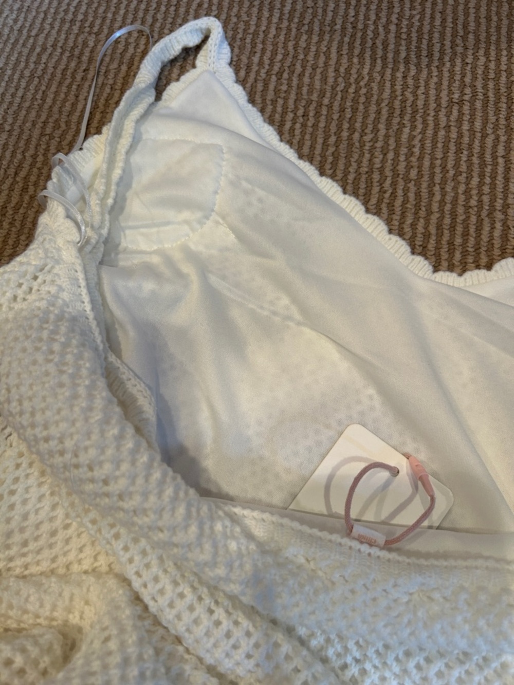 NWT Gianni Bini White Crochet Maxi Dress with flower appliqué size medium - Picture 11 of 12